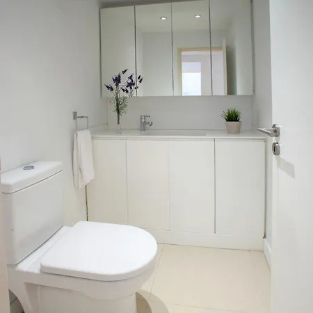 Your Stunning With Sea Views 25 *