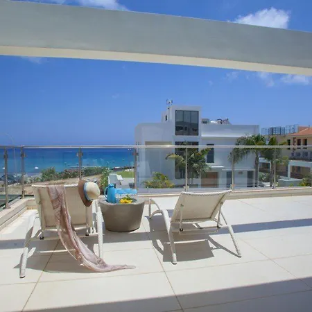 Villa Your Stunning With Sea Views 25 *