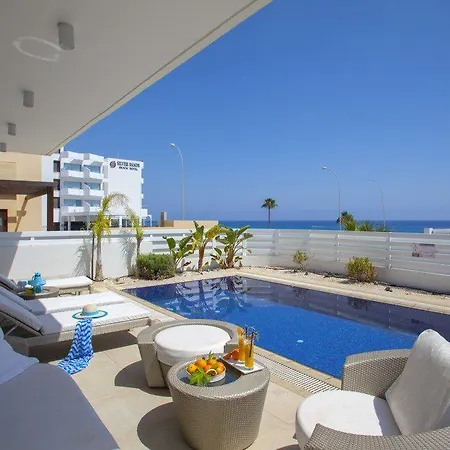 Villa Your Stunning With Sea Views 25